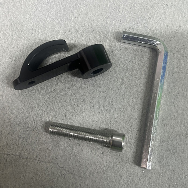 قلاب و گیره آویز دسته فرمان موتور سیکلت وارون مدل CNC طرح BLK کد A-177