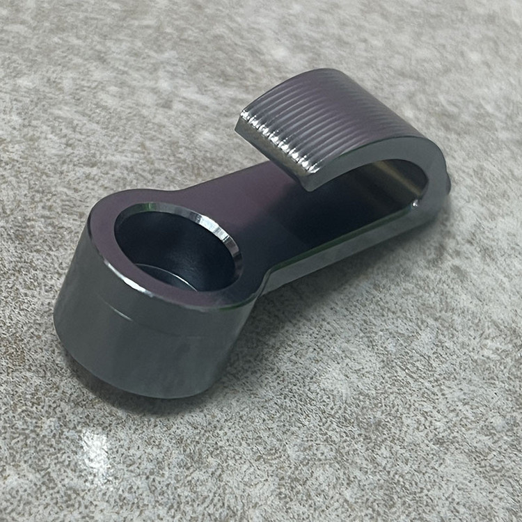 قلاب و گیره آویز دسته فرمان موتور سیکلت وارون مدل CNC طرح SLVR کد A-177